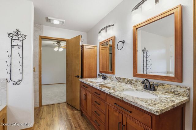 8845 N Davis Cir, Hayden, ID 83835