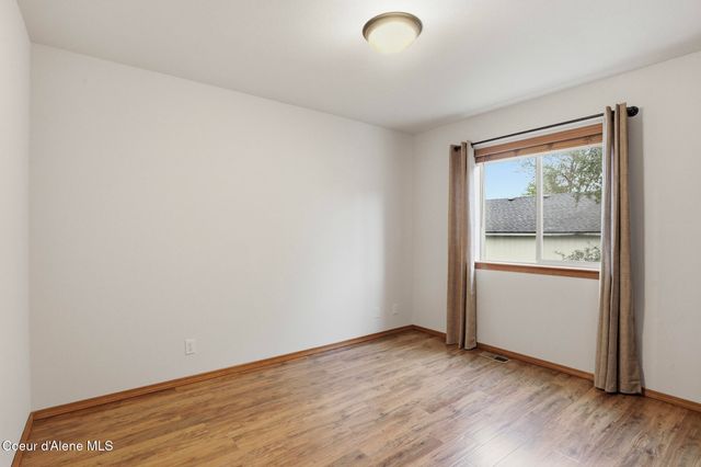 8845 N Davis Cir, Hayden, ID 83835