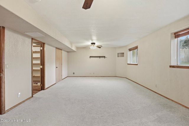 8845 N Davis Cir, Hayden, ID 83835
