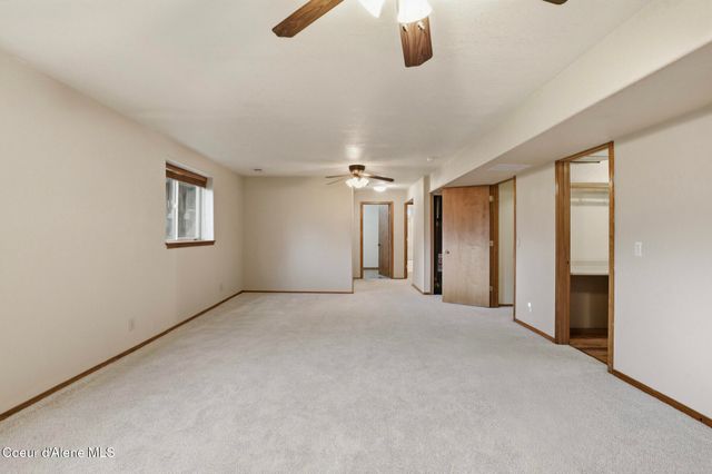 8845 N Davis Cir, Hayden, ID 83835