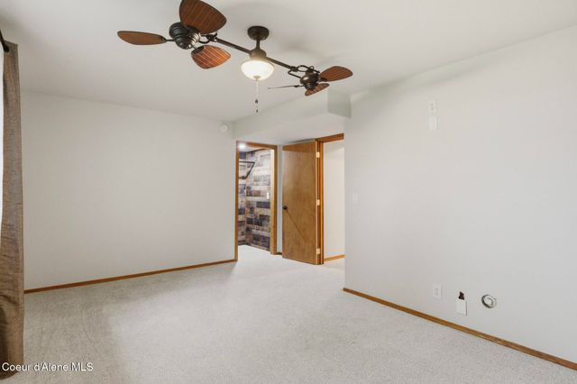 8845 N Davis Cir, Hayden, ID 83835