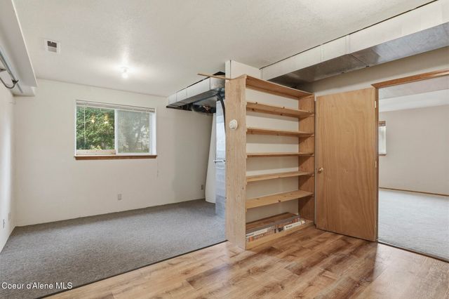 8845 N Davis Cir, Hayden, ID 83835