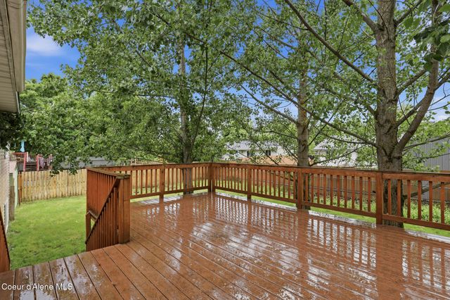 8845 N Davis Cir, Hayden, ID 83835