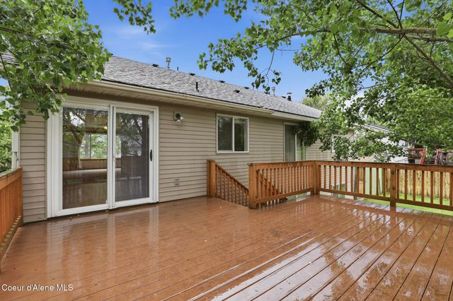 8845 N Davis Cir, Hayden, ID 83835