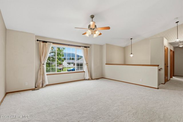 8845 N Davis Cir, Hayden, ID 83835