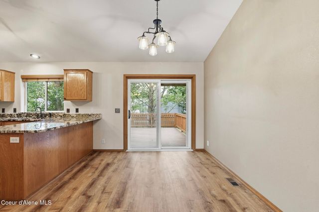 8845 N Davis Cir, Hayden, ID 83835