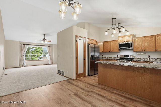 8845 N Davis Cir, Hayden, ID 83835