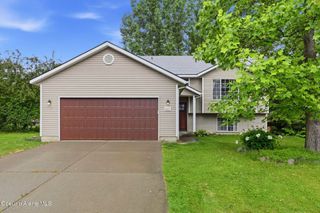 8845 N Davis Cir, Hayden, ID 83835