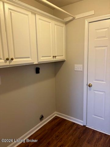 4815 Red Dawn Dr, Louisville, KY 40216