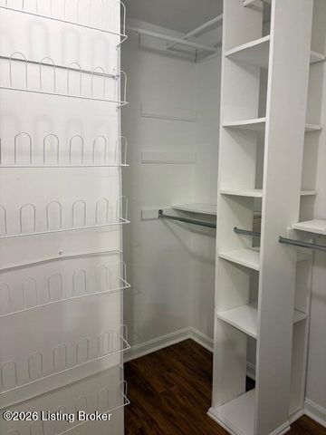 4815 Red Dawn Dr, Louisville, KY 40216