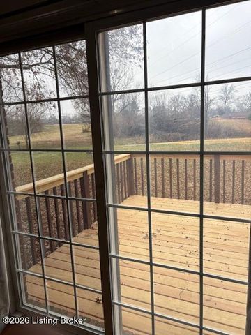 4815 Red Dawn Dr, Louisville, KY 40216