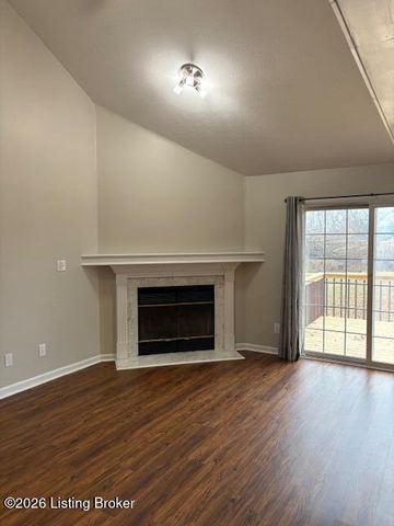 4815 Red Dawn Dr, Louisville, KY 40216