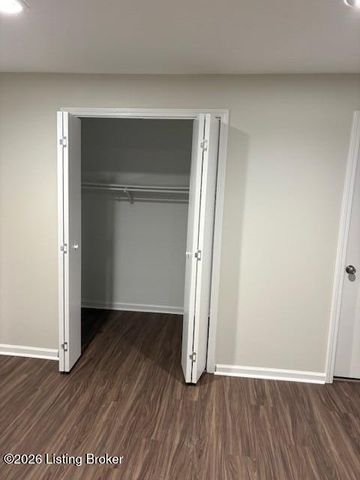 4815 Red Dawn Dr, Louisville, KY 40216