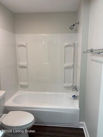 4815 Red Dawn Dr, Louisville, KY 40216