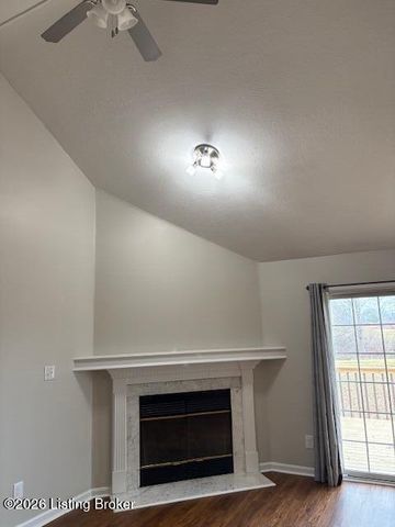 4815 Red Dawn Dr, Louisville, KY 40216