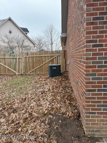 4815 Red Dawn Dr, Louisville, KY 40216