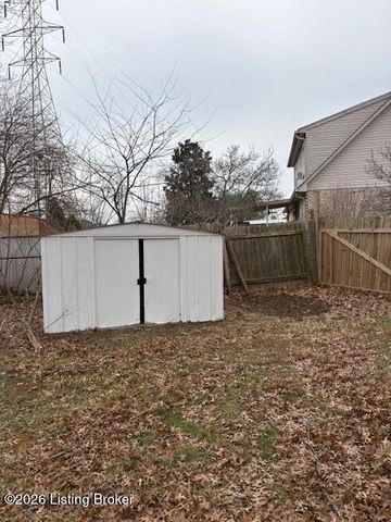 4815 Red Dawn Dr, Louisville, KY 40216