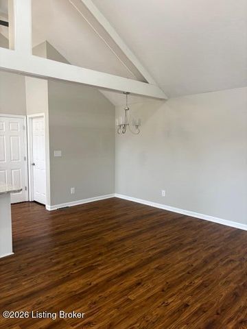 4815 Red Dawn Dr, Louisville, KY 40216