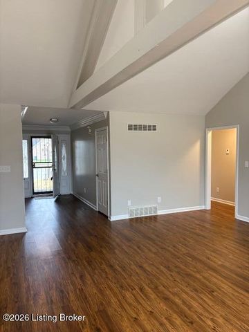 4815 Red Dawn Dr, Louisville, KY 40216