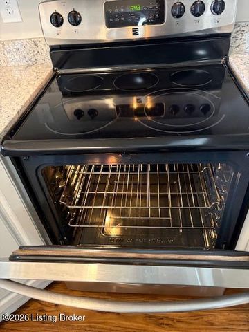 4815 Red Dawn Dr, Louisville, KY 40216