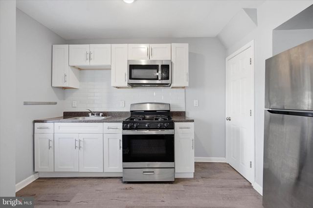 5439 WINDSOR ST, Philadelphia, PA 19143