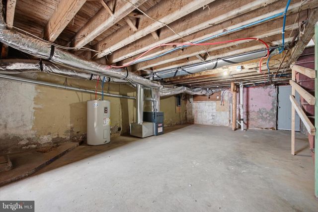 5439 WINDSOR ST, Philadelphia, PA 19143
