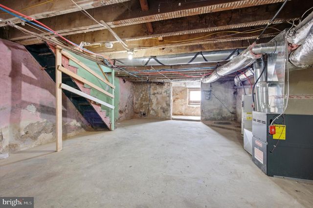 5439 WINDSOR ST, Philadelphia, PA 19143