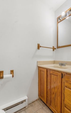 29-A Chilmark St, Worcester, MA 01604