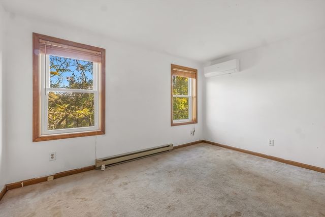 29-A Chilmark St, Worcester, MA 01604