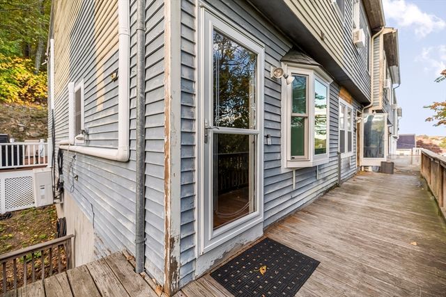 29-A Chilmark St, Worcester, MA 01604