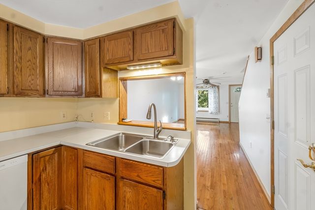 29-A Chilmark St, Worcester, MA 01604