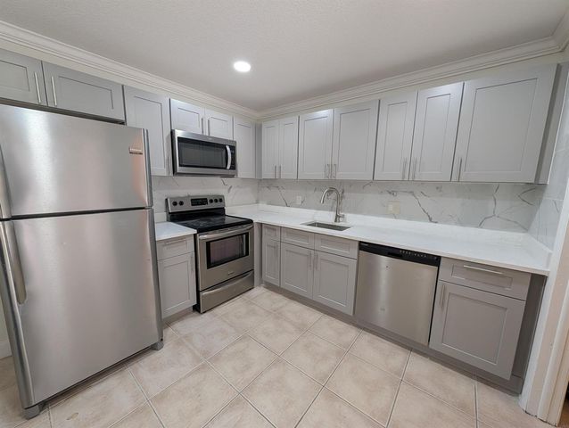 4626 Arthur Street, Palm Beach Gardens, FL 33418