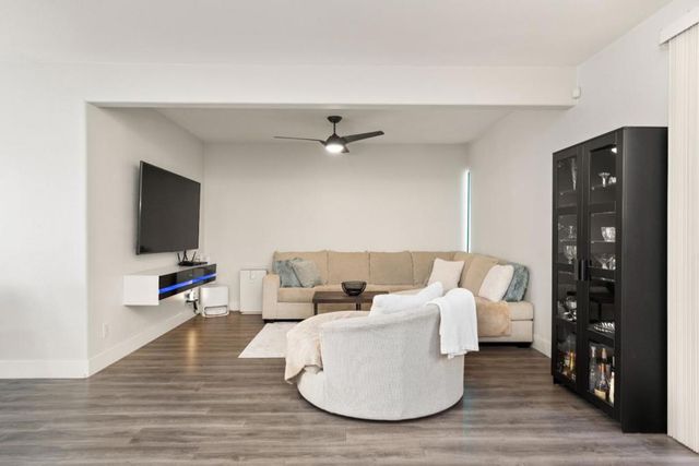 2372 Donner Pass Avenue, Sacramento, CA 95835