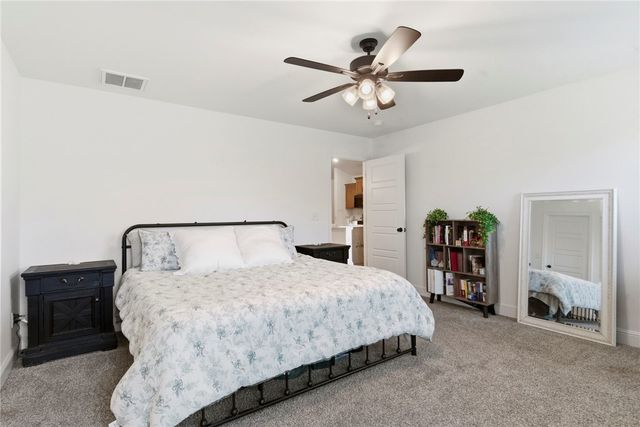 5905 NW Grant Street, Bentonville, AR 72713