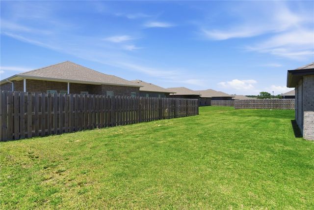 5905 NW Grant Street, Bentonville, AR 72713