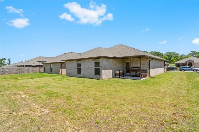 5905 NW Grant Street, Bentonville, AR 72713