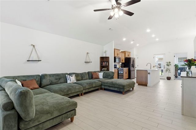 5905 NW Grant Street, Bentonville, AR 72713