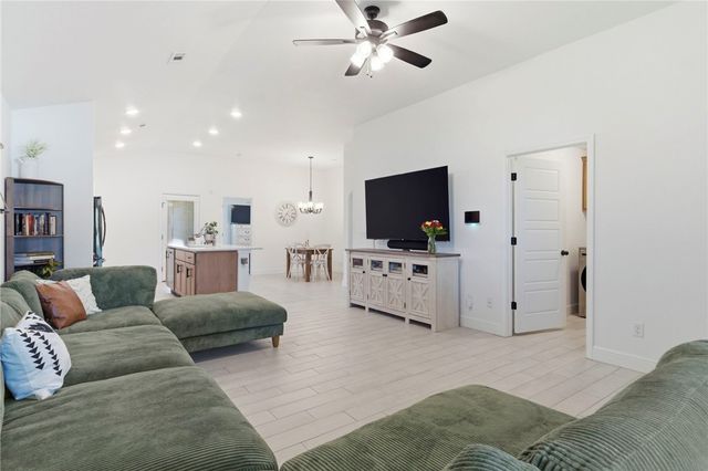 5905 NW Grant Street, Bentonville, AR 72713