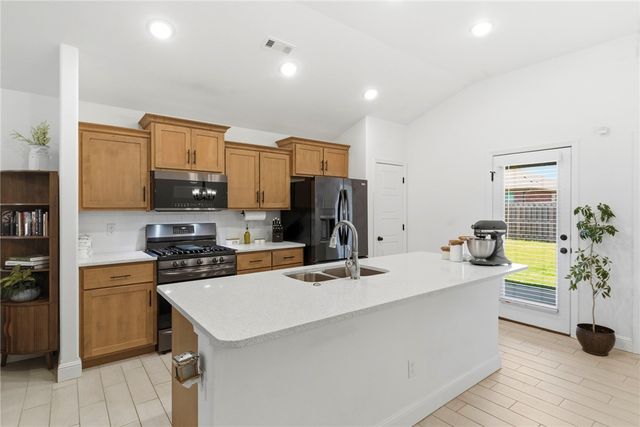 5905 NW Grant Street, Bentonville, AR 72713