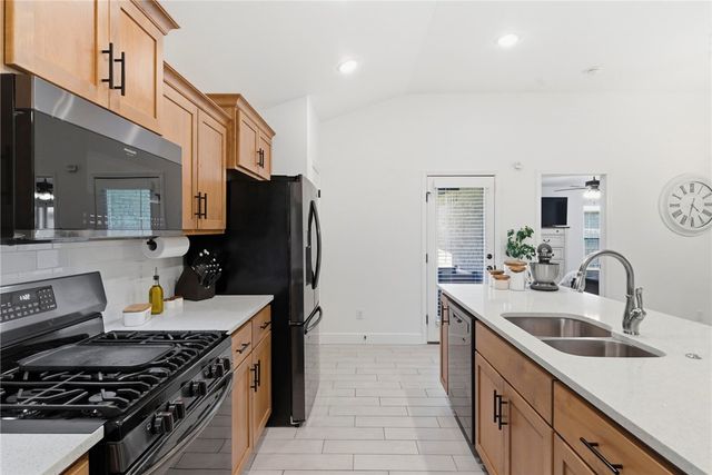 5905 NW Grant Street, Bentonville, AR 72713