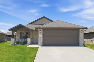 5905 NW Grant Street, Bentonville, AR 72713