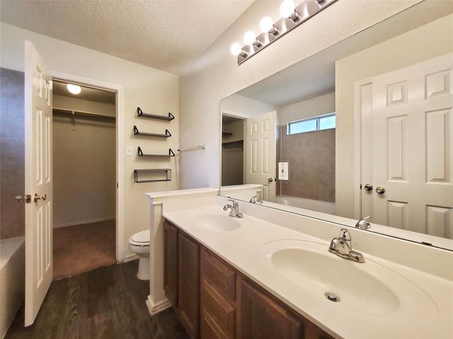 16715 Tomcat DR, Round Rock, TX 78681