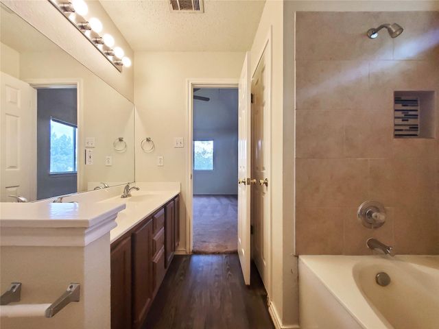 16715 Tomcat DR, Round Rock, TX 78681