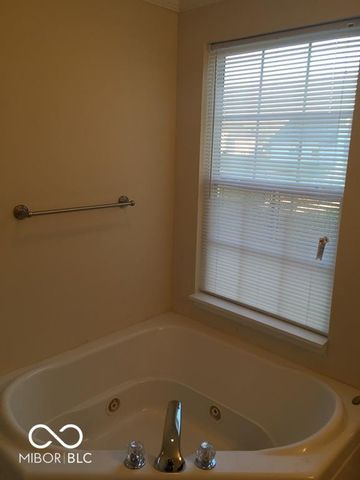 10911 Secretariat Drive, Indianapolis, IN 46234
