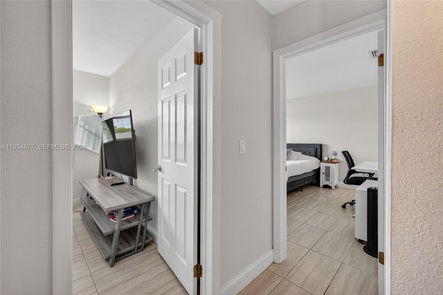 2715 NE 49th St 309, Fort Lauderdale, FL 33308