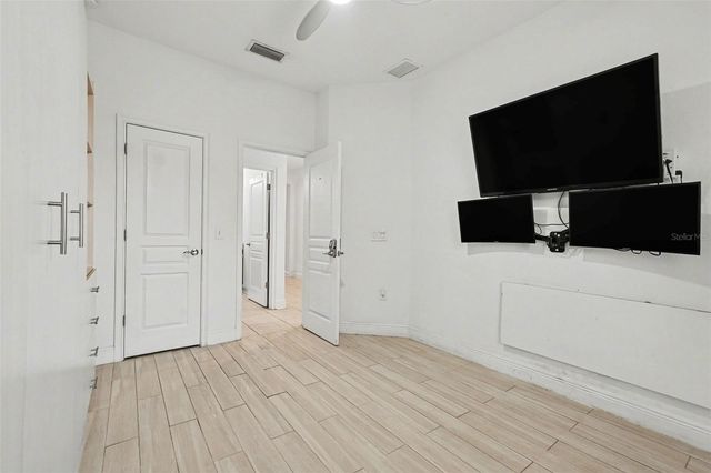 1903 W STATE STREET, Tampa, FL 33606