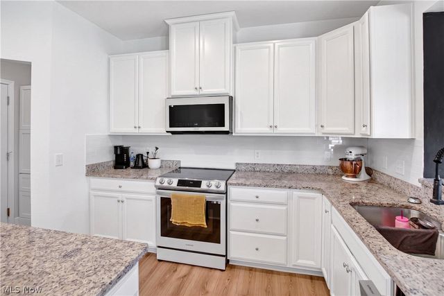 3241 Boettler Street NE, Canton, OH 44721