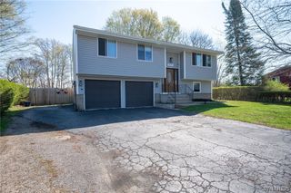 7041 Brandywine Drive, Evans, NY 14047