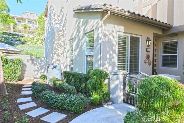 18955 Pelham, Yorba Linda, CA 92886