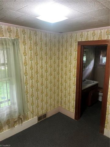 278 Old US Highway 52, Mount Airy, NC 27030